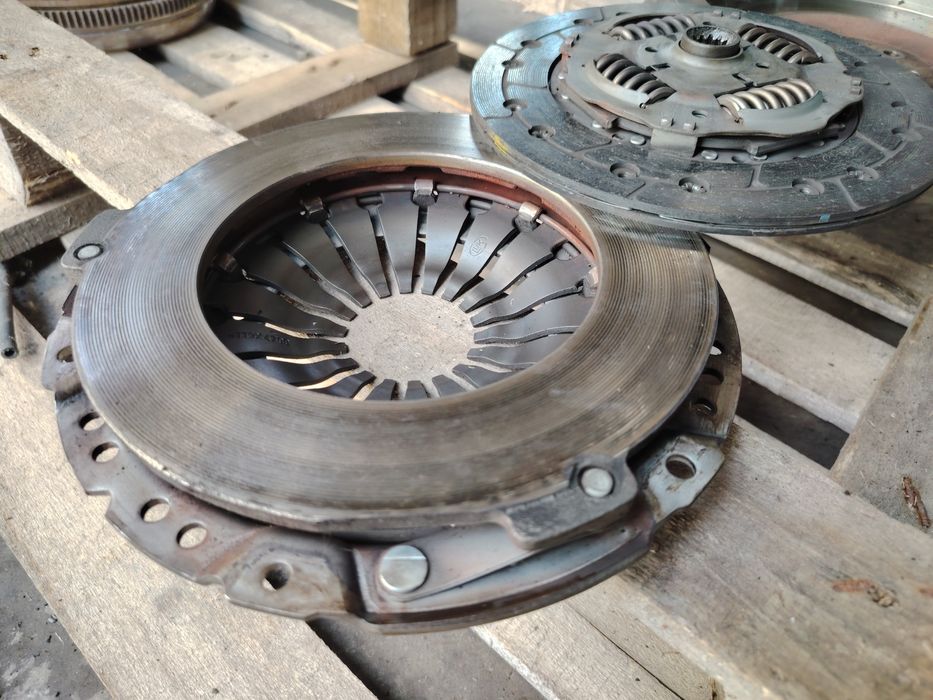 Комплект съединител с маховик за Опел Зафира Б Астра Х 1.6 бензин 115