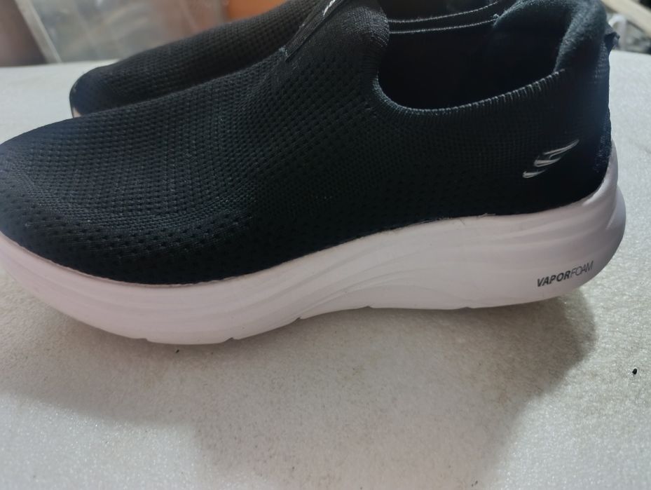 SKECHERS сотилади орегинал жуда яхши состояниеда