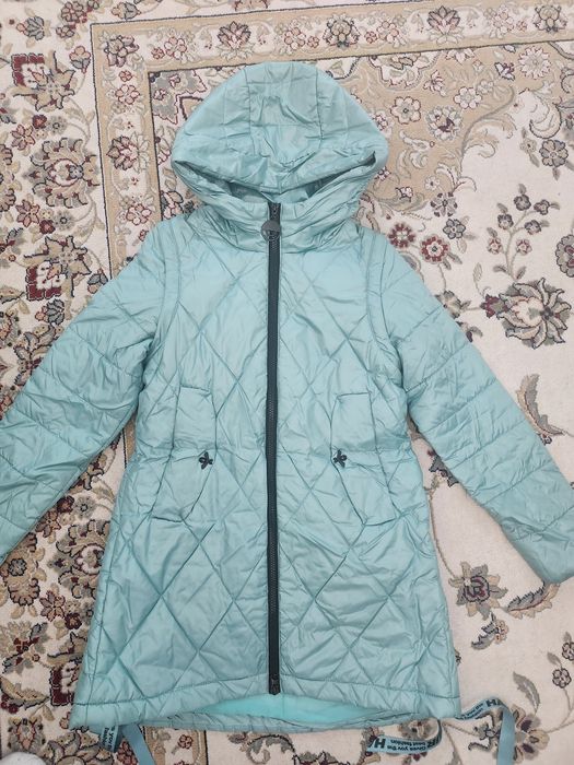 Продам куртки для девочек