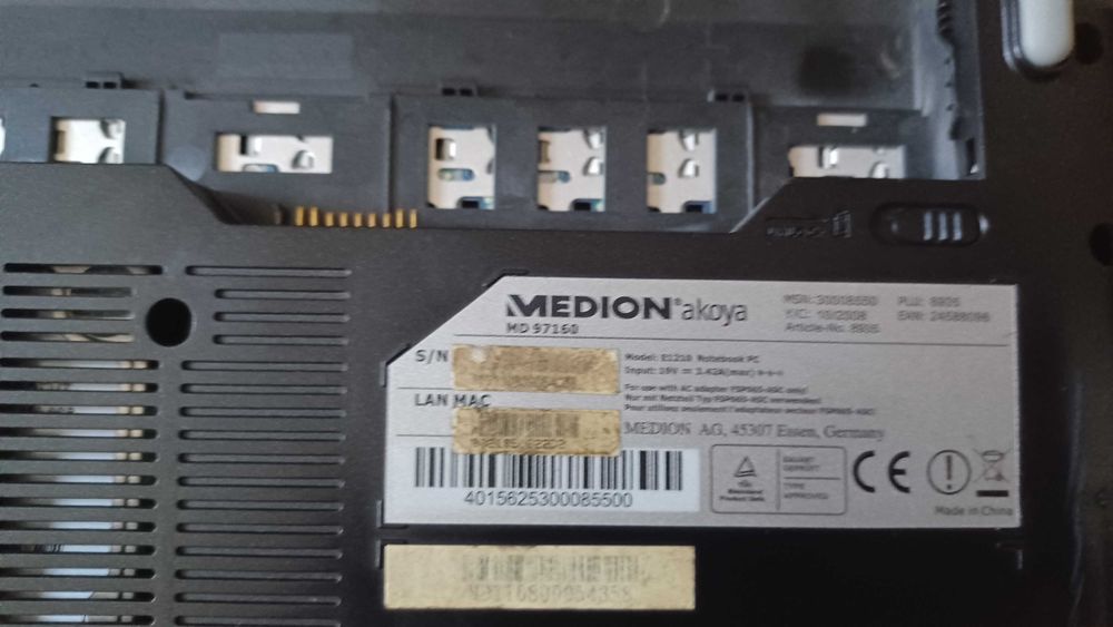 Medion akoya MD97160