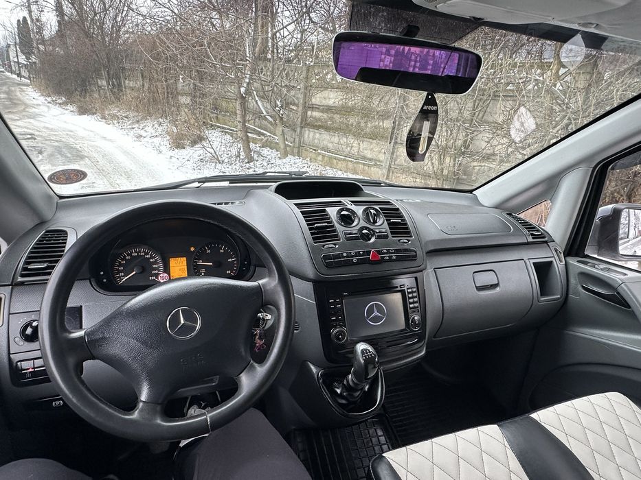 Vând Mercedes Vito