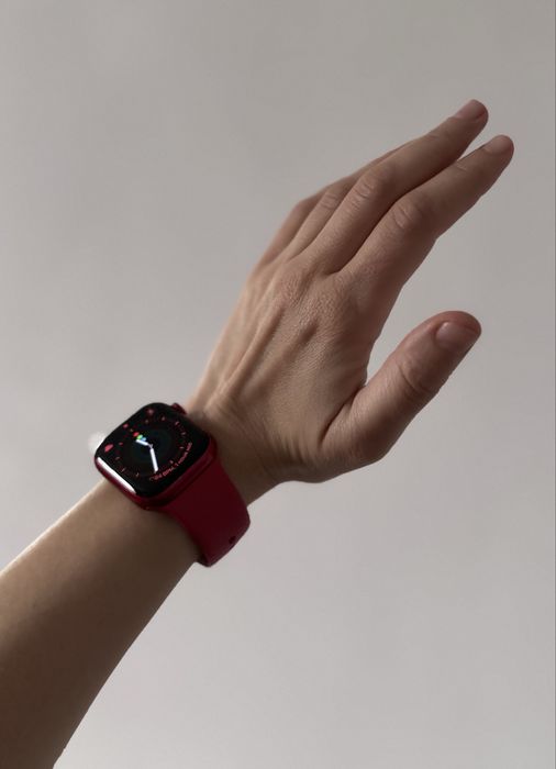 Vând Apple Watch Series 7 – 41 mm, Aluminium, Red – 700 lei