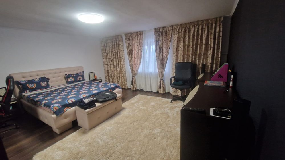 Apartament de inchirat 180mp utili