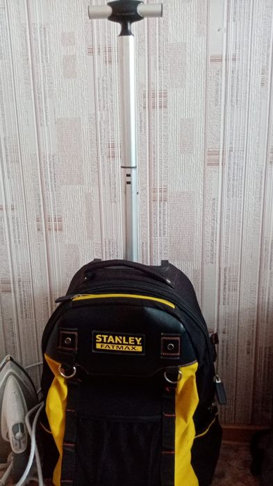 Сумка на колёсиках