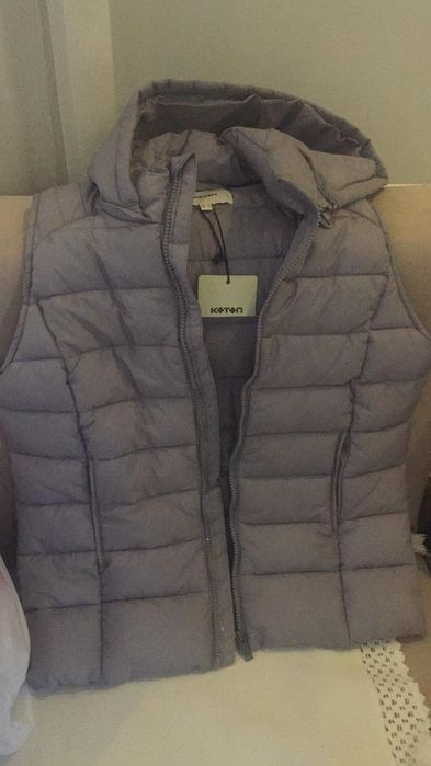 Vesta dama cu gluga .