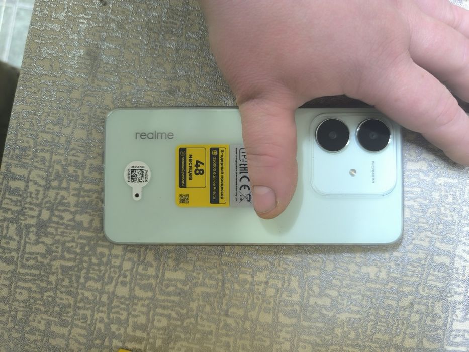 Продам телефон Realme