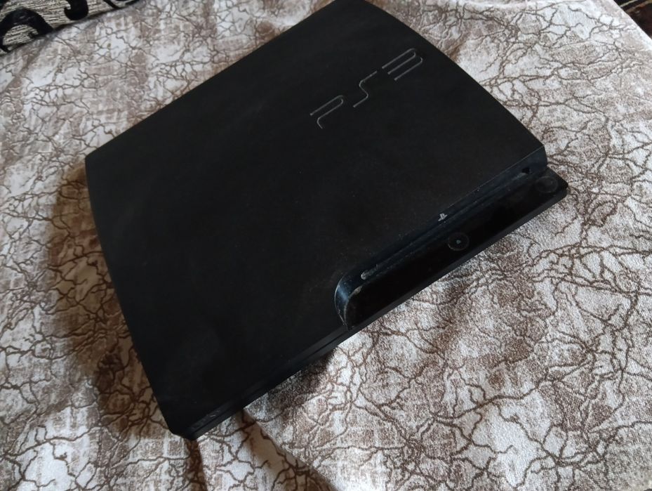 Пс3 с 11 игри и 2джойстик