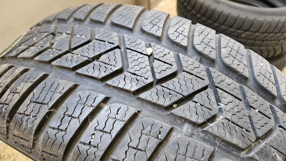 2бр гуми 215 60 16 пирели