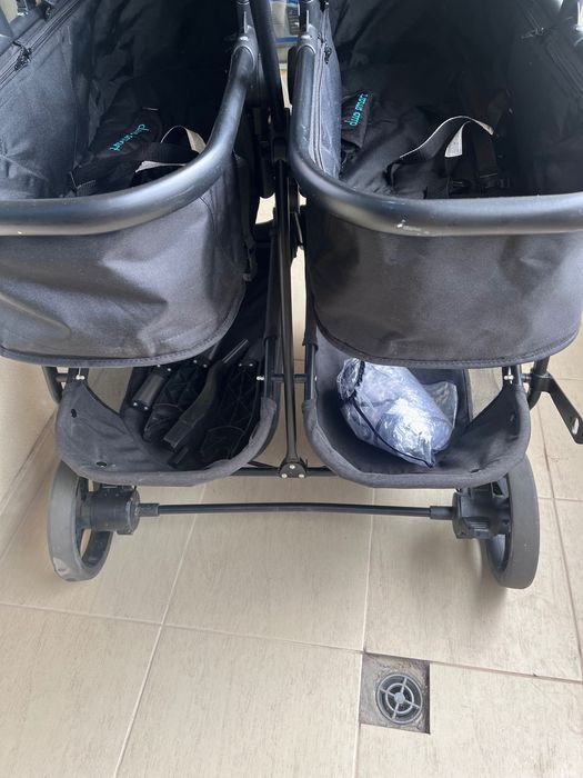 Детска количка за близнаци