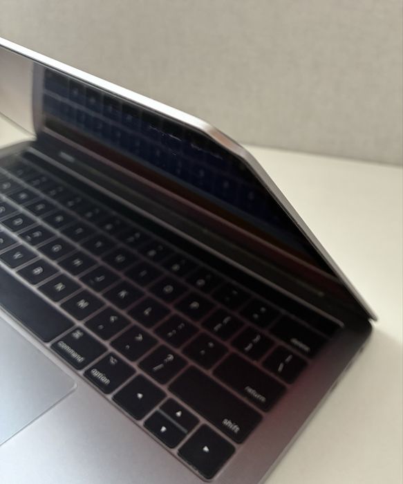 MacBook Pro 13. 2017 год