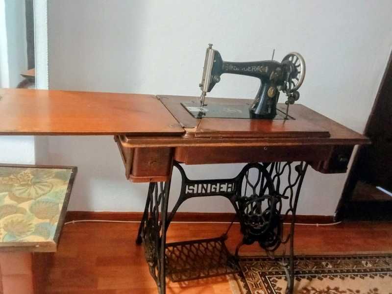 Masina de cusut Singer