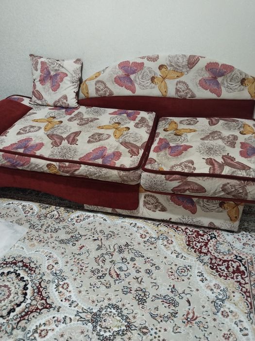 Продам диван в спальню
