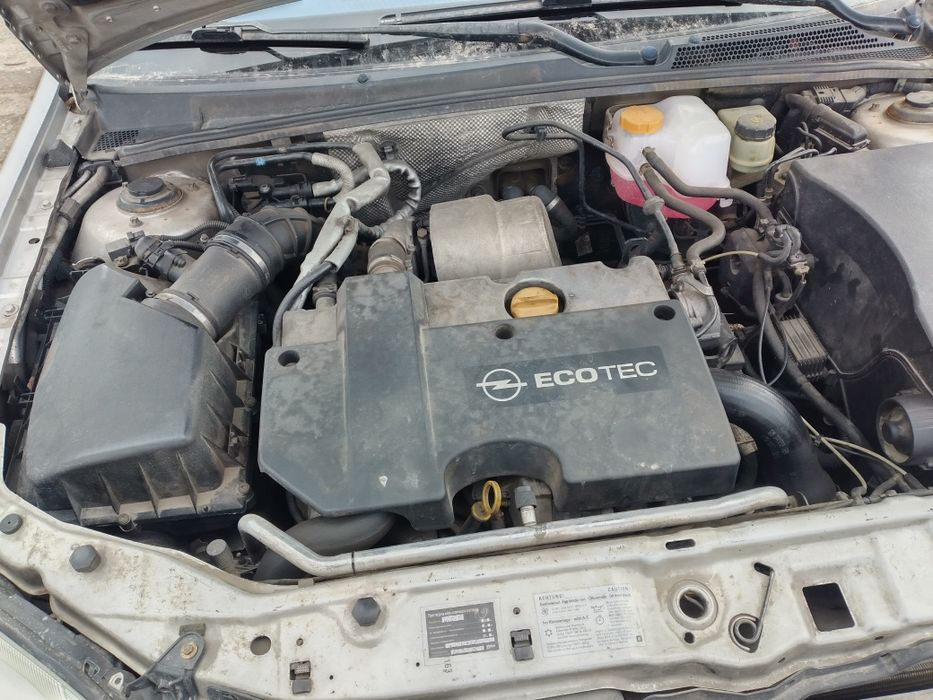 ОПЕЛ ВЕКТРА 2.2DTI- лек автомобил