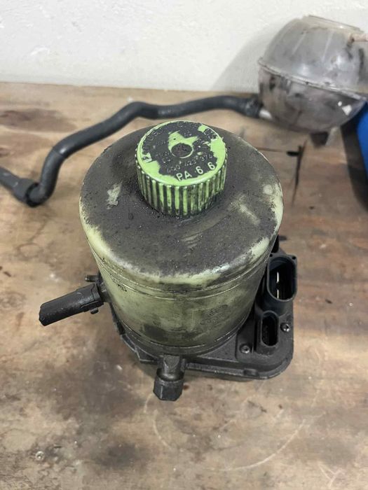 Казанче за хидравлична течност и рейка за  1.9tdi VW,Ауди,Сеат,Шкода