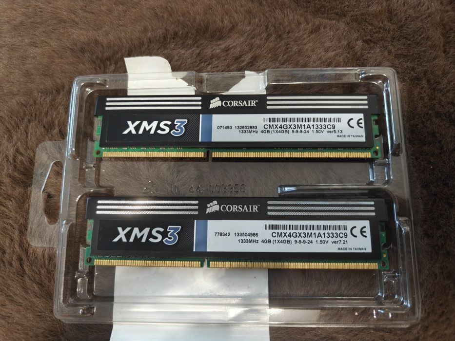 Vând kit RAM 8 GB