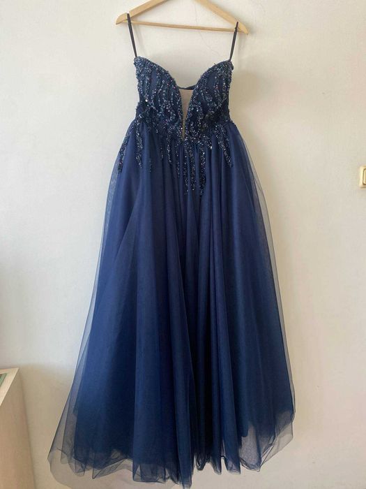 Рокля за абитуриентски бал