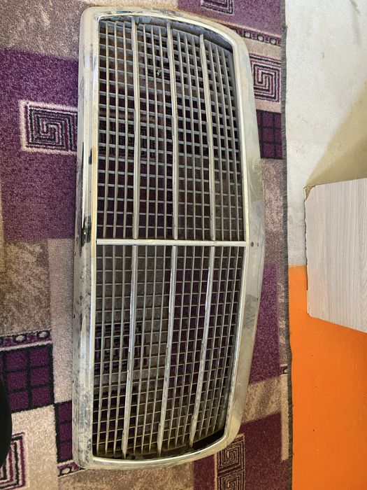 Решетка мерседес 126