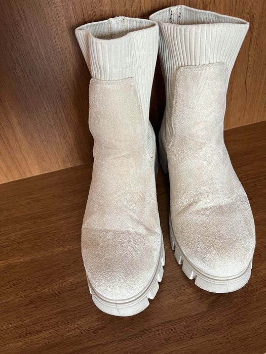 Дамски боти бежови