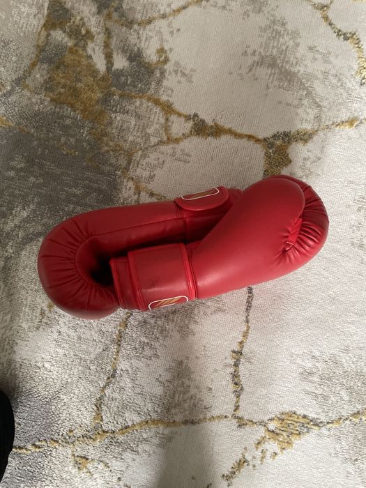 Боксерские перчатки