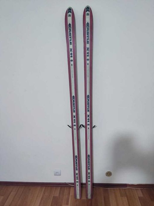 Schiuri/Skiuri Kastle X11 2000mm cu legaturi Tyrolia