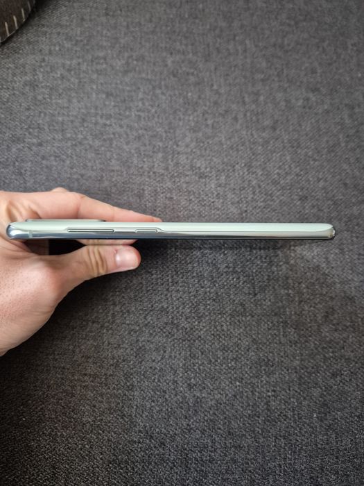 Samsung galaxy s20 fe + ПОДАРЪК