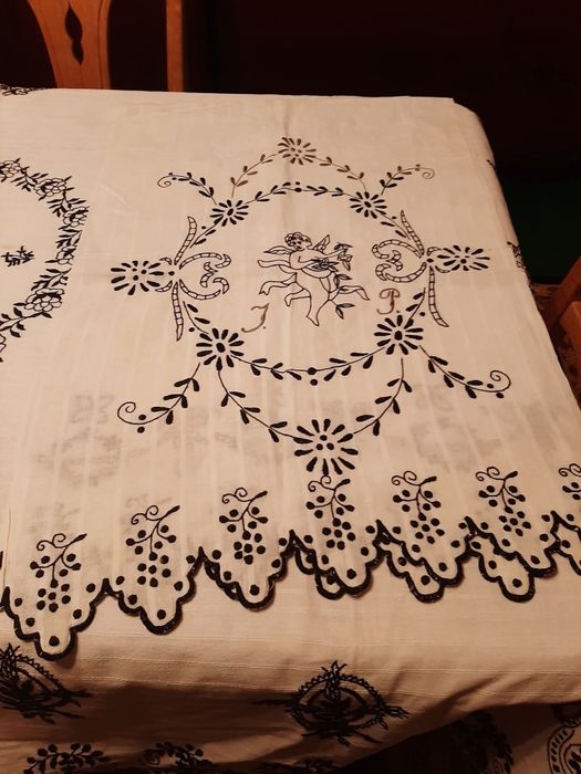 Fata de masa și ștergar