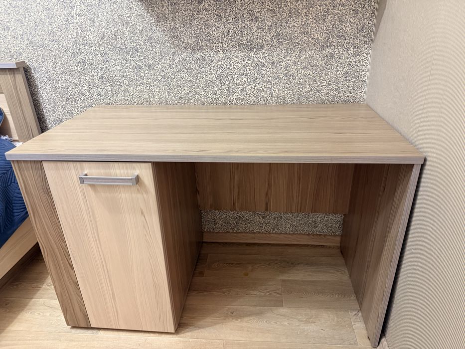 Мебель письменный стол