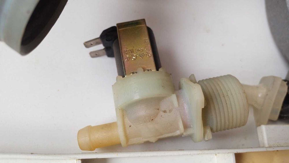 Пералня indesit wg 633 tx цялата или на части