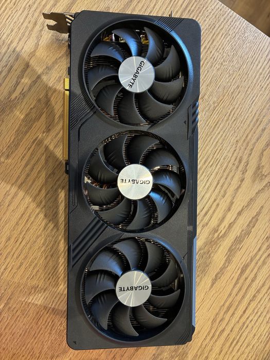 7800 xt Gigabyte 16GB бартер