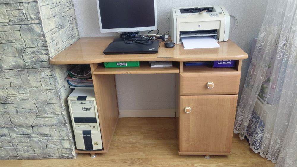 Мебель. Компьютерный стол