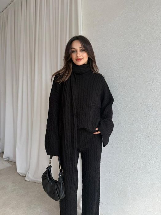 Елегантен черен комплект от 3 части – туника, панталон и шал