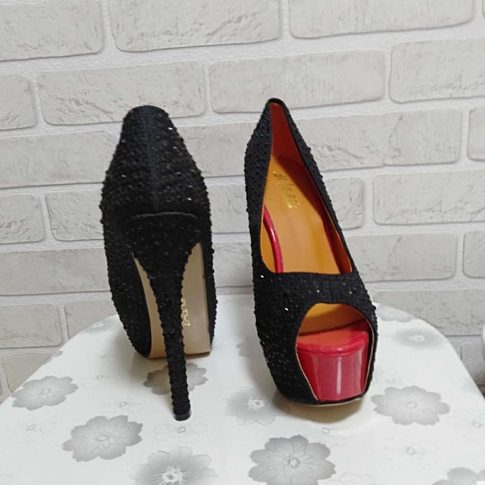 Туфли 5тыс женский и басаножки 5 тыс