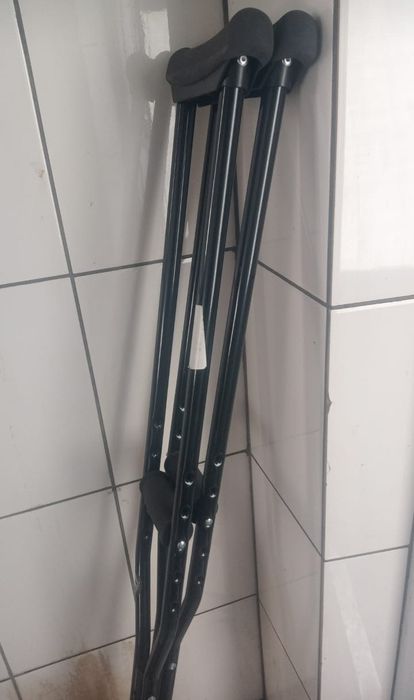 Продам костыли новые.