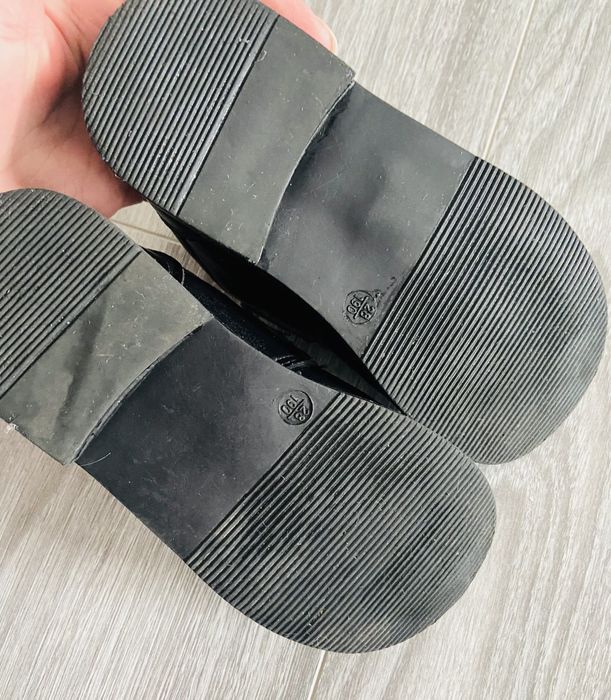 Продам туфли на мальчика