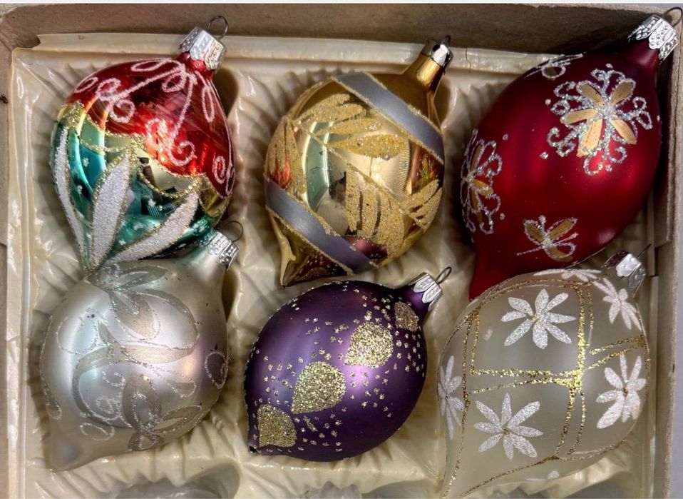 Globuri vechi pentru bradul de Craciun