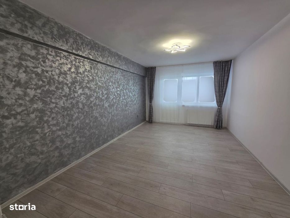 3 camere plus living, str. Ecaterina Teodoroiu, 90 mp, balcon generos
