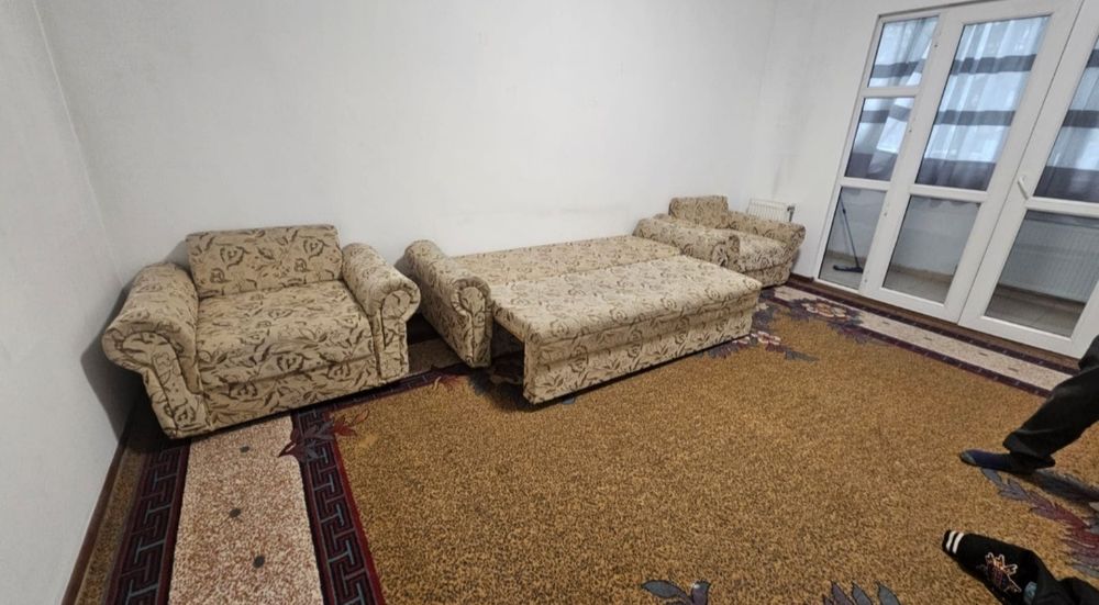 Продам диван с креслами