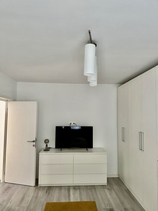 Se vinde apartament cu 2 camere decomandat, situat în Sector 4, Aleea Dorohoi nr. 2