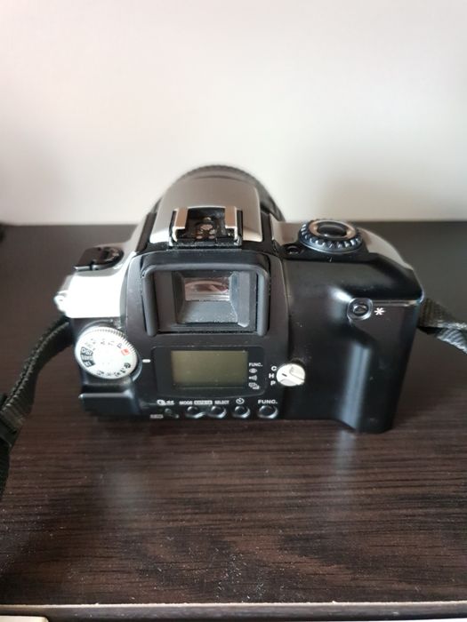 Aparat foto Canon EOS XI7