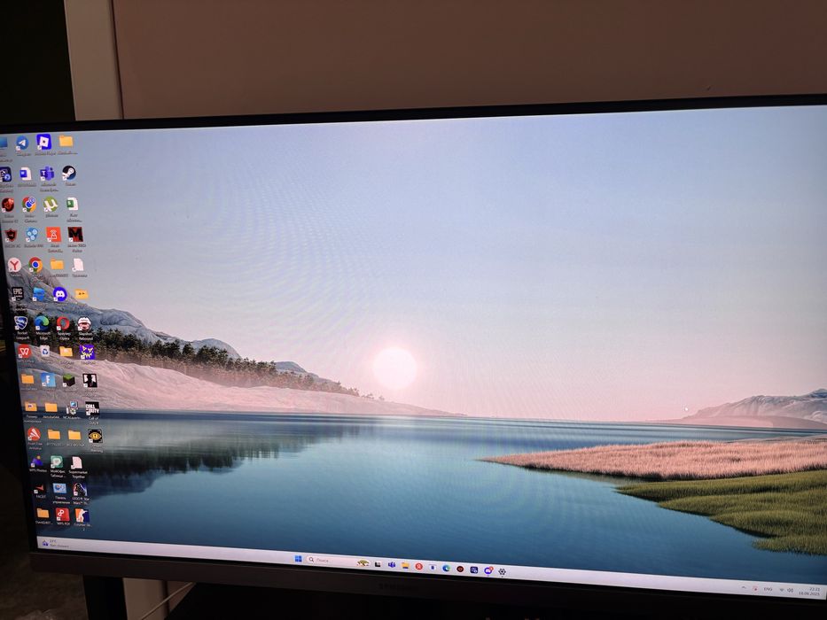 Монитор Samsung S24R350FHI черный