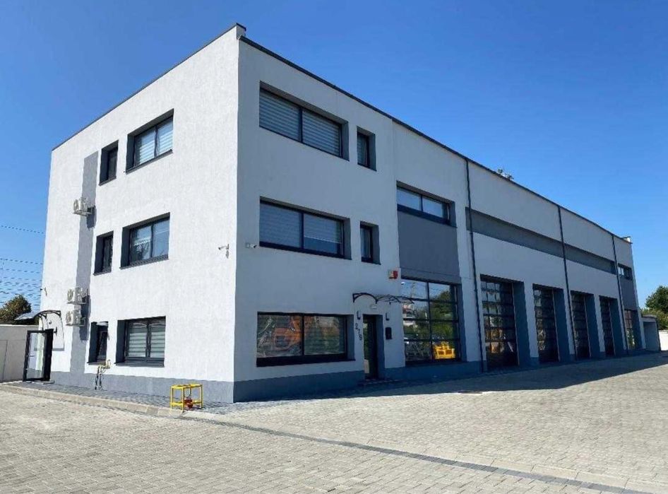 Imobil si teren / Spatiu comercial la Strada E85