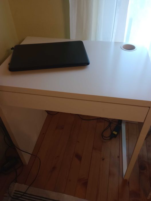 Бюро - подходящо за детска стая