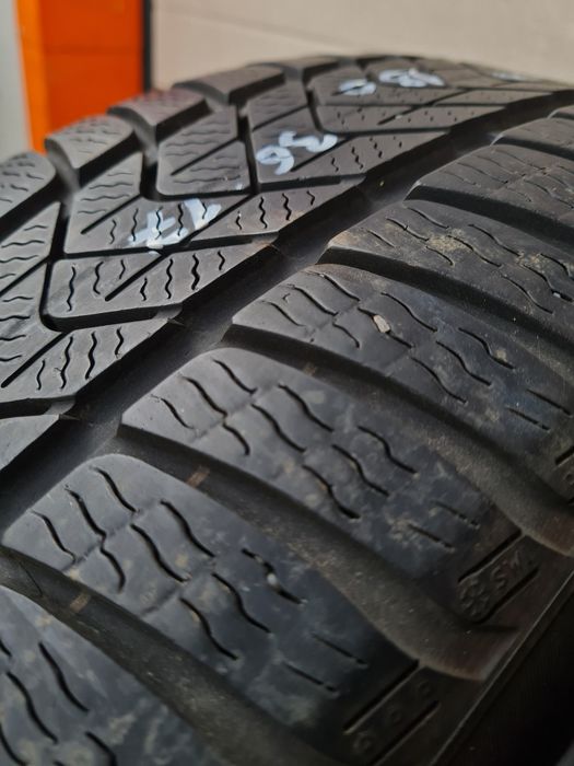 Зимни гуми 2 броя PIRELLI SottoZero3 225 50 R18