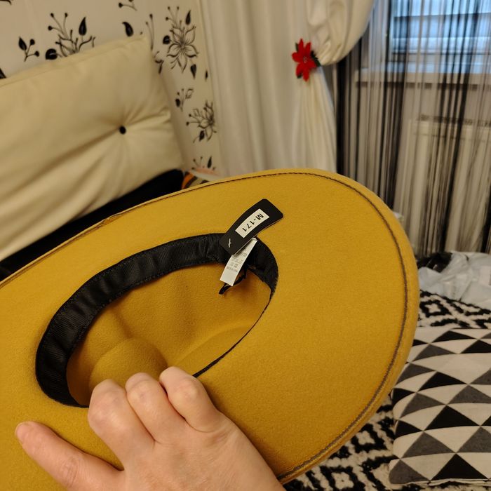 Pălărie elegantă de damă ,stil cowboy,M.Noua  cu eticheta
