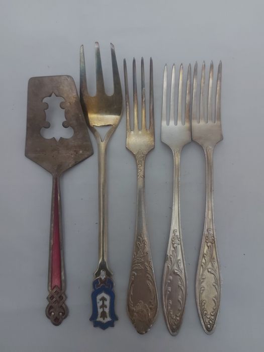 Мельхиоровые вилки.