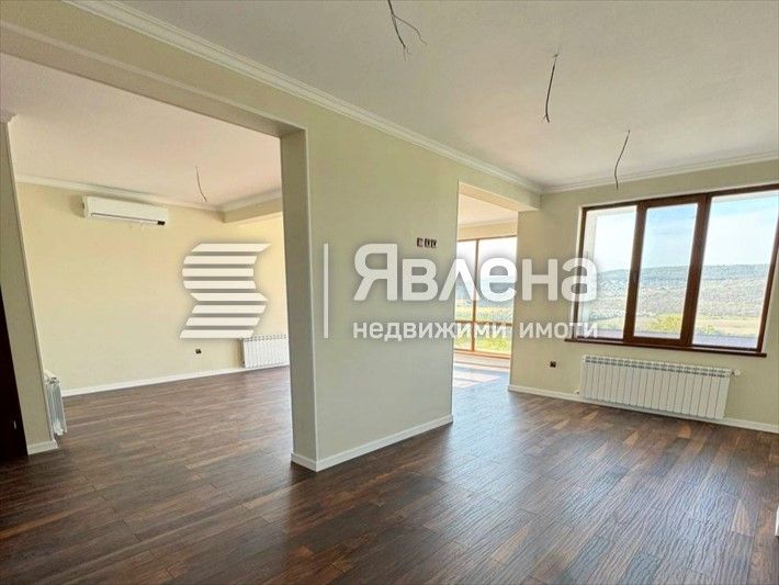 Продава се Къща в с. Оброчище, Област Добрич - 243 кв.м за 1544 €/кв.м - Снимка #4