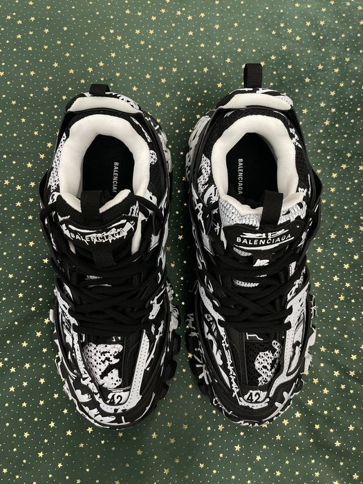 Balenciaga Track Graffiti