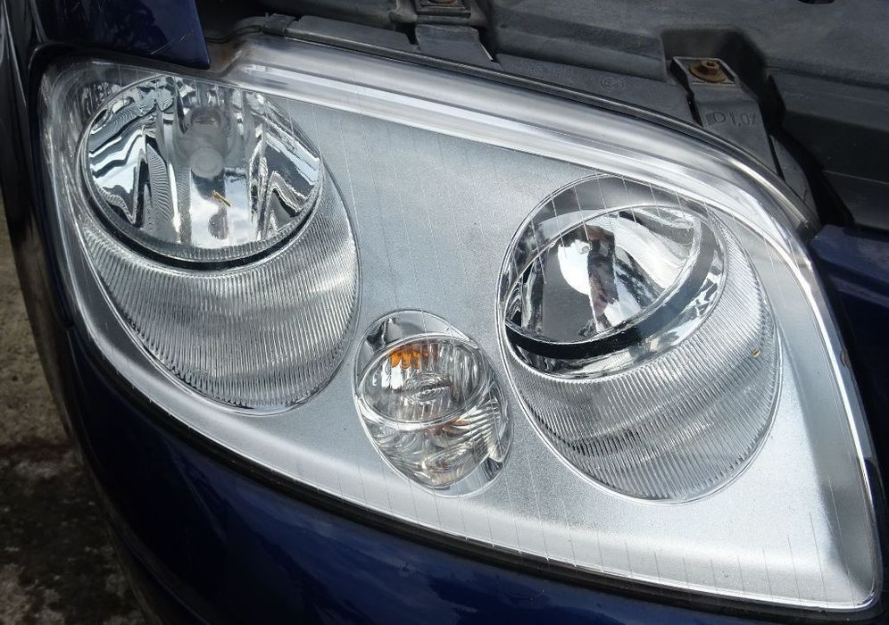 Fata completa Volkswagen Touran din 2003 volan pe stanga