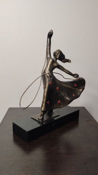 Художествена метална статуетка „Танцуваща жена“