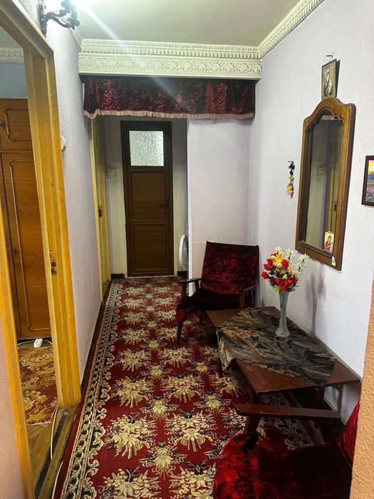 Inchiriez apartament cu doua camere!